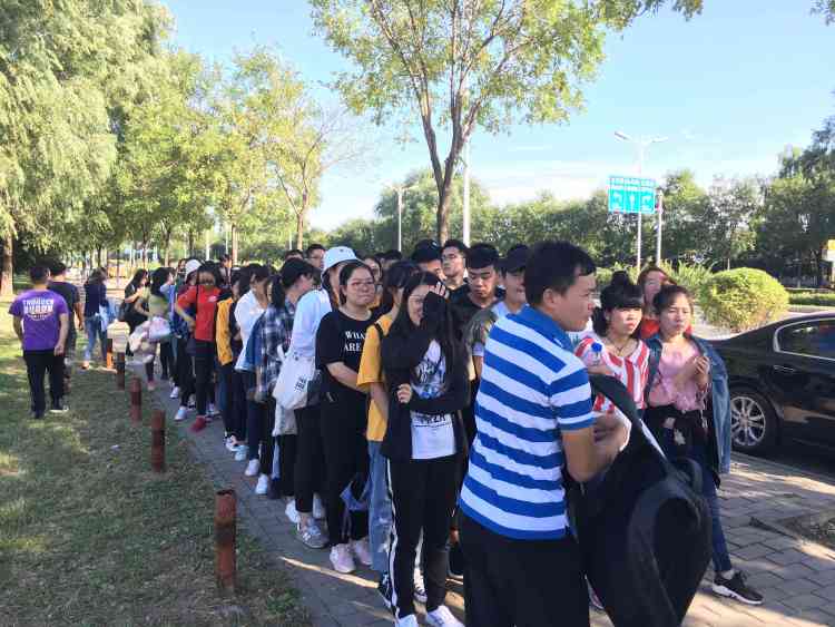 天津禮儀服務(wù)公司 專業(yè)主持人、禮儀服務(wù)與攝影攝像的完美結(jié)合