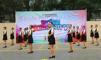 友好時尚購物中心錢塘江路店成功舉辦“家人式”服務禮儀風采大賽