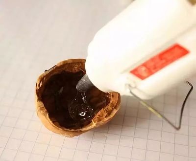 手工妙招 核桃殼與熱熔膠的完美結(jié)合的創(chuàng)意之作